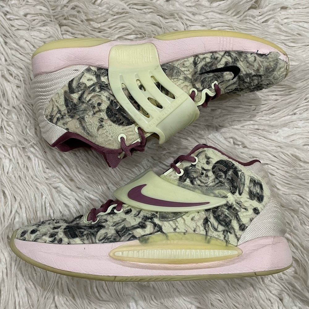 Nike Kevin Durant KD14 Surrealism Glow Sole Lime Ice Light Mulberry 300 Sneakers